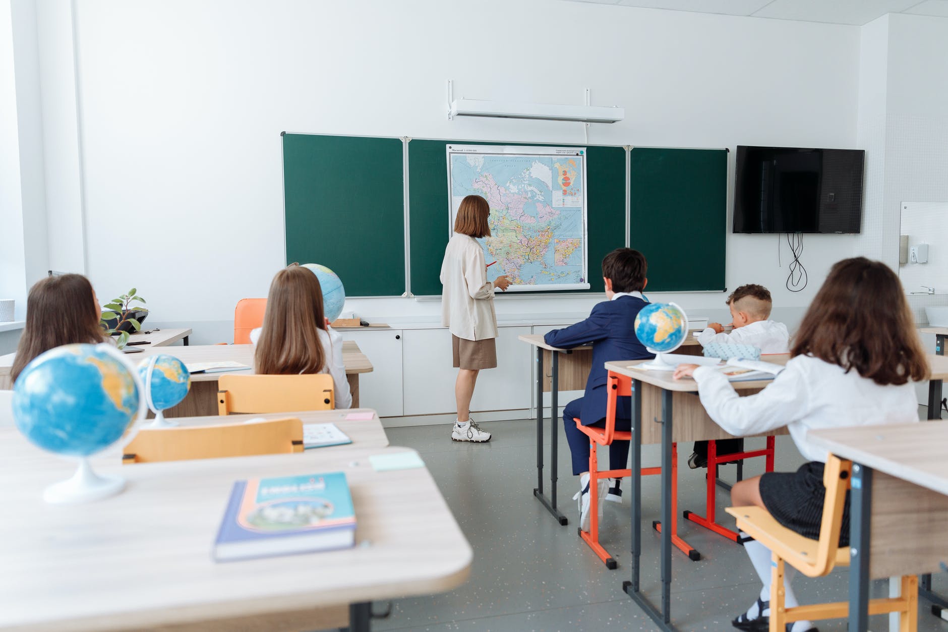 Vaga para Professor (a) Ensino Fundamental em Camaragibe.